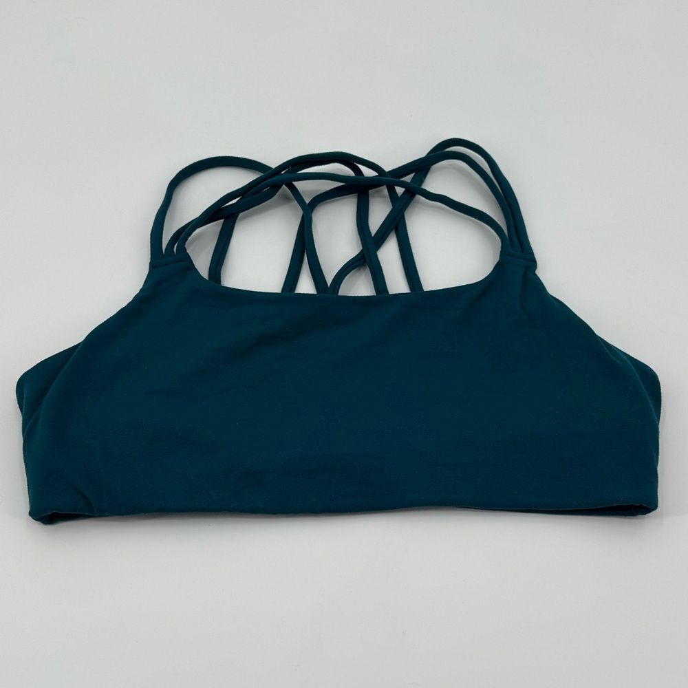 Athleta Hyper Focused Strappy Back Sports Bra in Teal | Medium - Picture 2 of 7